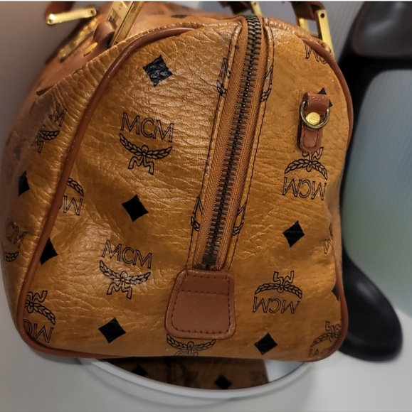 AUTHENTIC MCM MUNCHEN MONOGRAM LEATHER HANDBAG - Picture 13 of 14